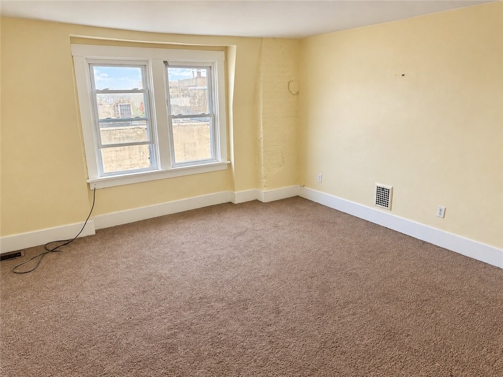 1538 5th Ave - Photo 5