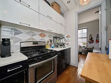 9 Marcus Garvey Boulevard #3R - Photo 2
