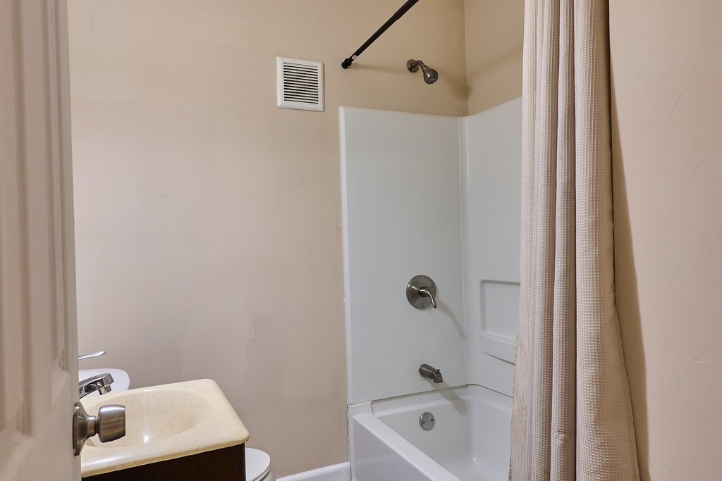 198 Court Street - Photo 7