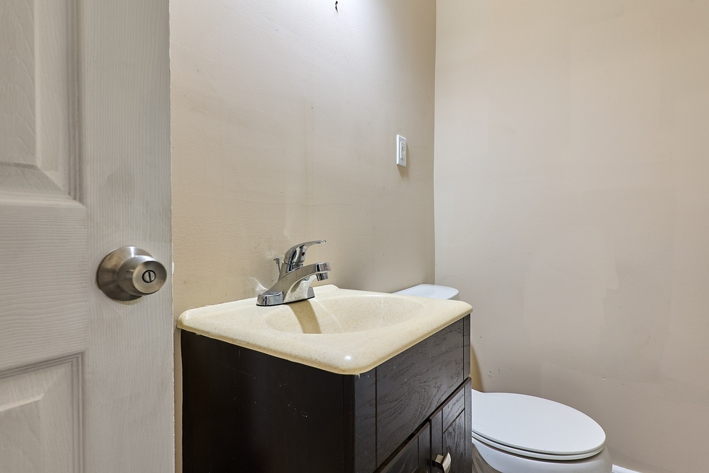 198 Court Street - Photo 8