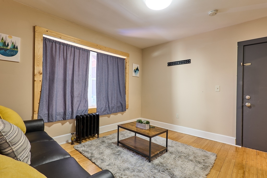 198 Court Street - Photo 4