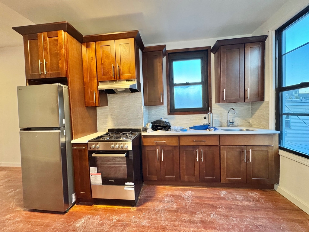 144 Suydam Street - Photo 2
