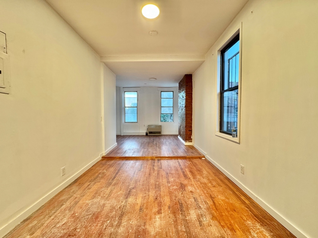 144 Suydam Street - Photo 1