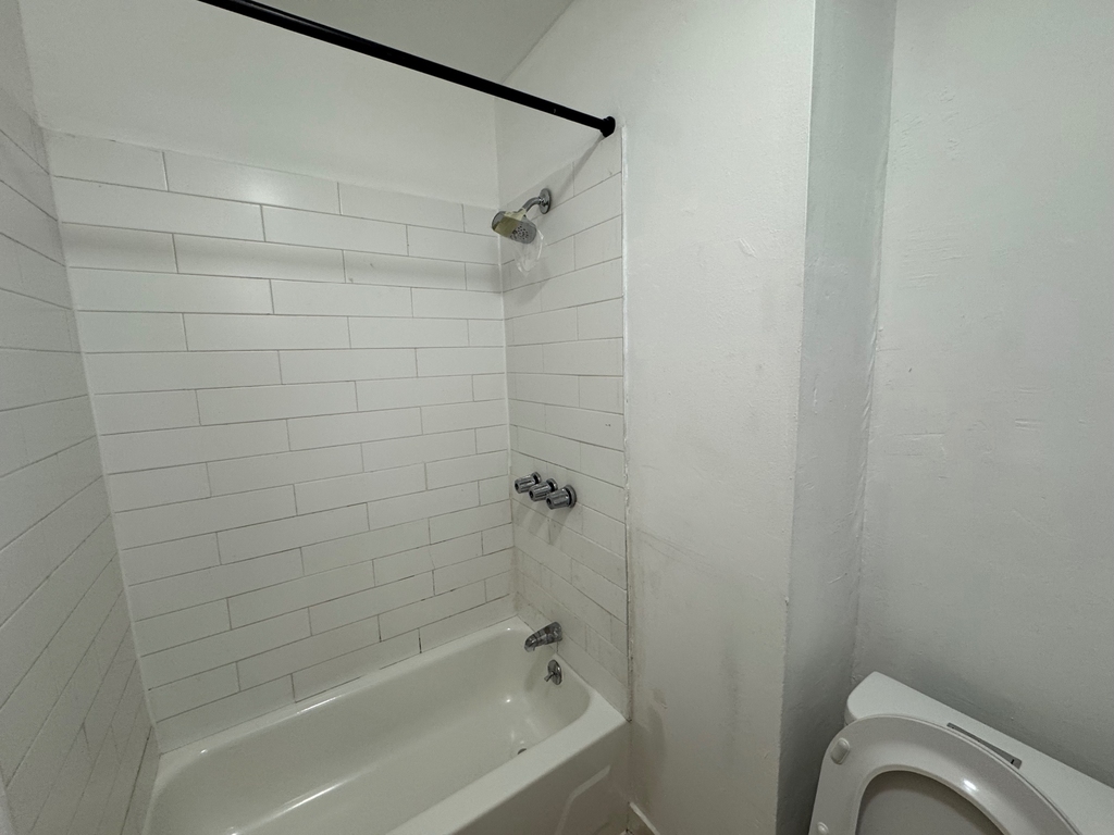 144 Suydam Street - Photo 3