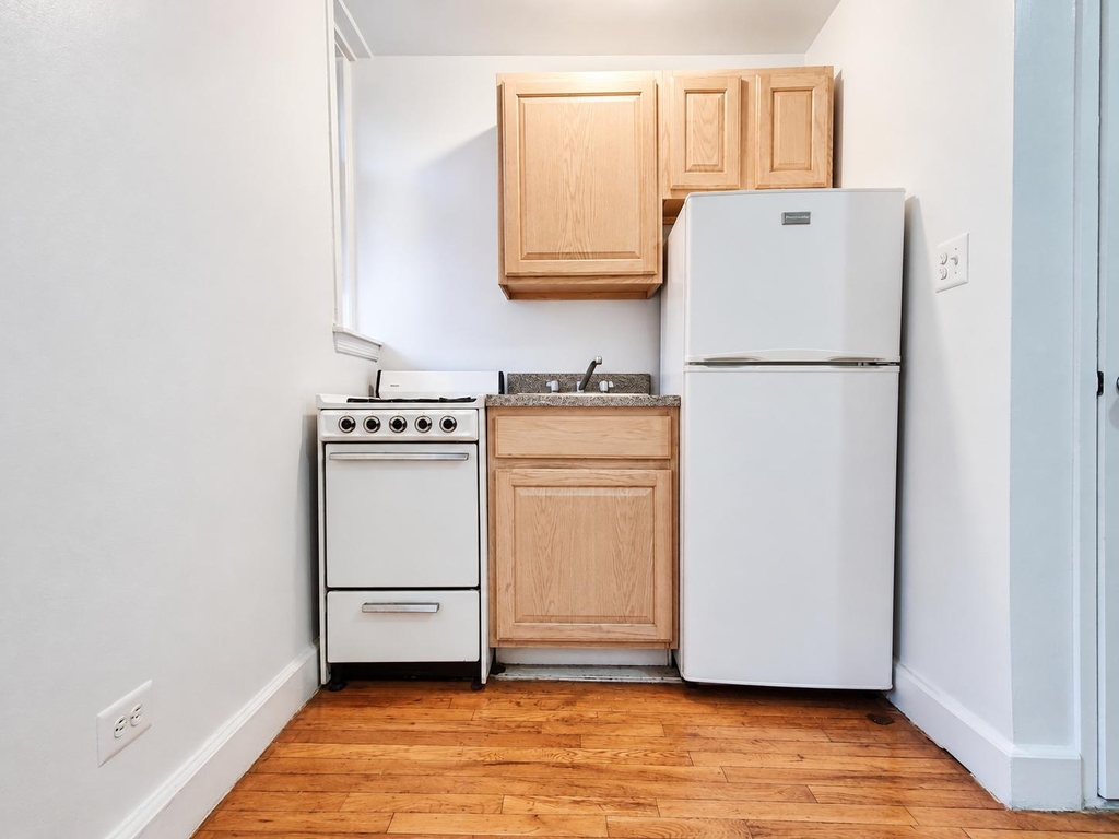 936 West End Avenue - Photo 4