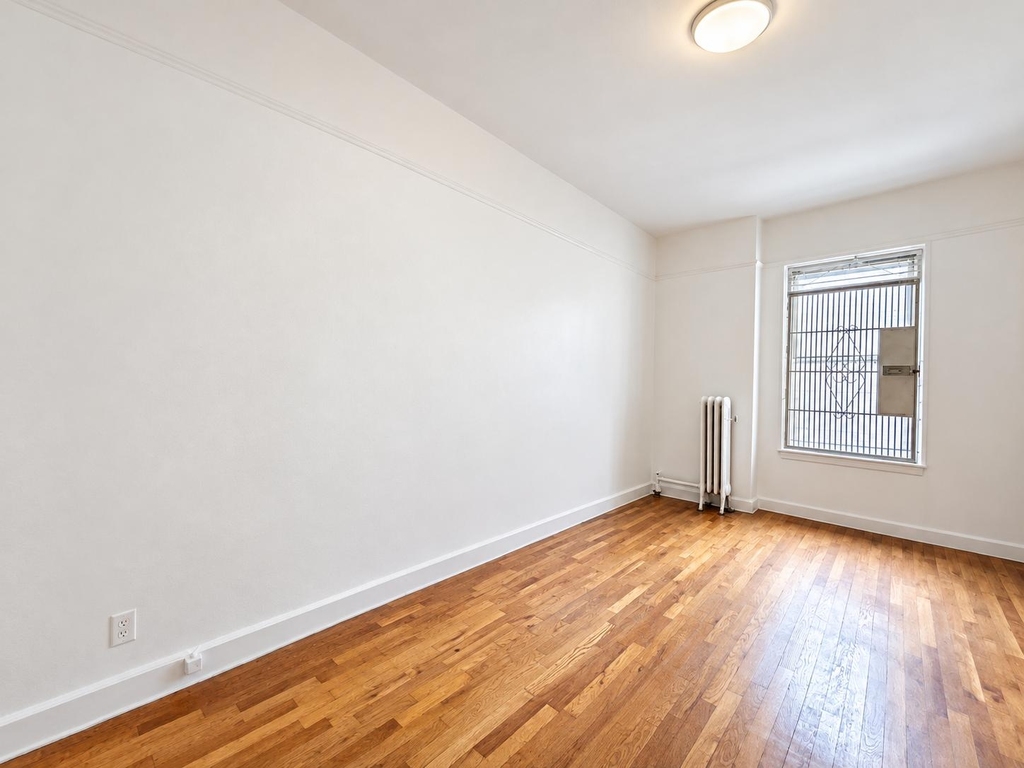 936 West End Avenue - Photo 2