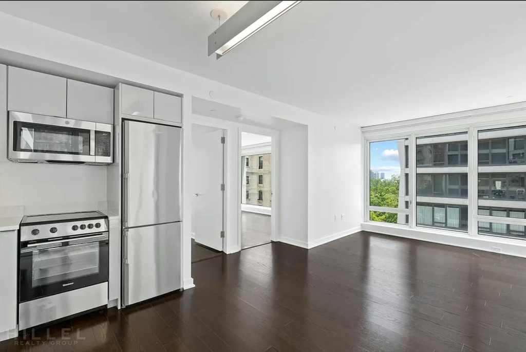 West 113th Street - Photo 4
