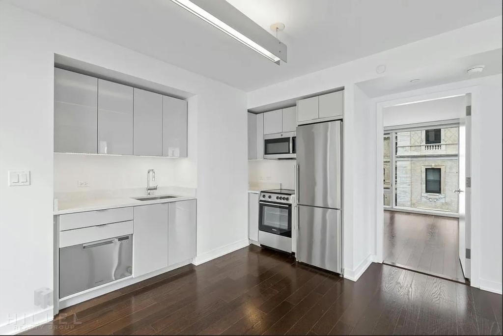 West 113th Street - Photo 5