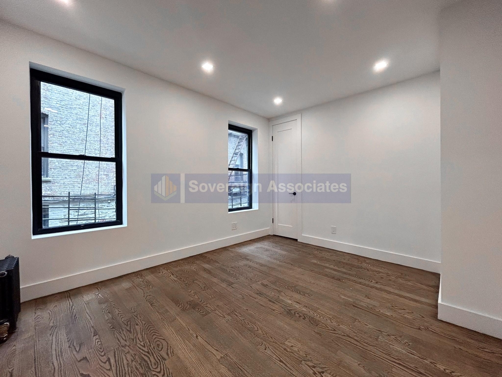 3139 Broadway - Photo 3