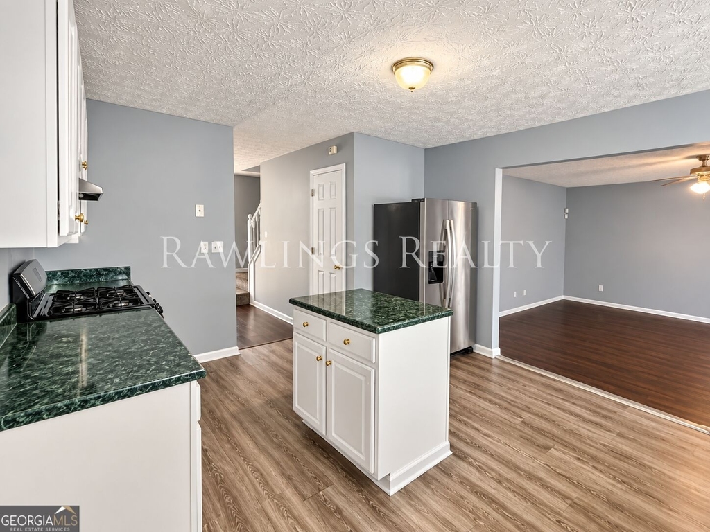 165 Concord Terrace - Photo 6