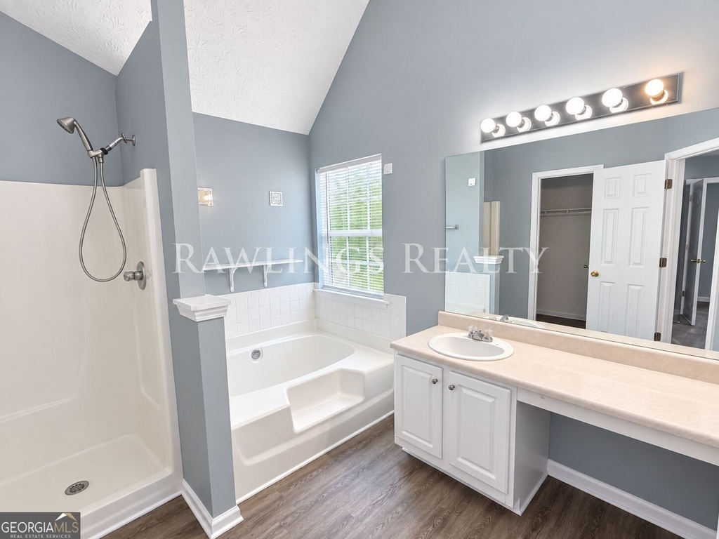 165 Concord Terrace - Photo 11