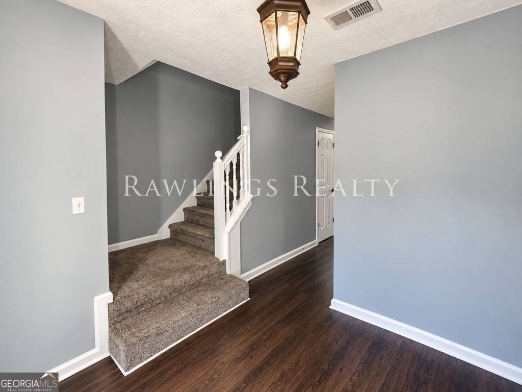 165 Concord Terrace - Photo 8