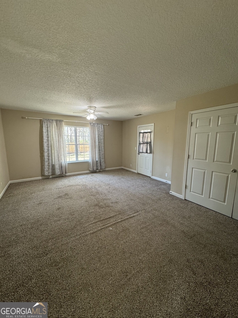 206 Acacia Drive - Photo 4