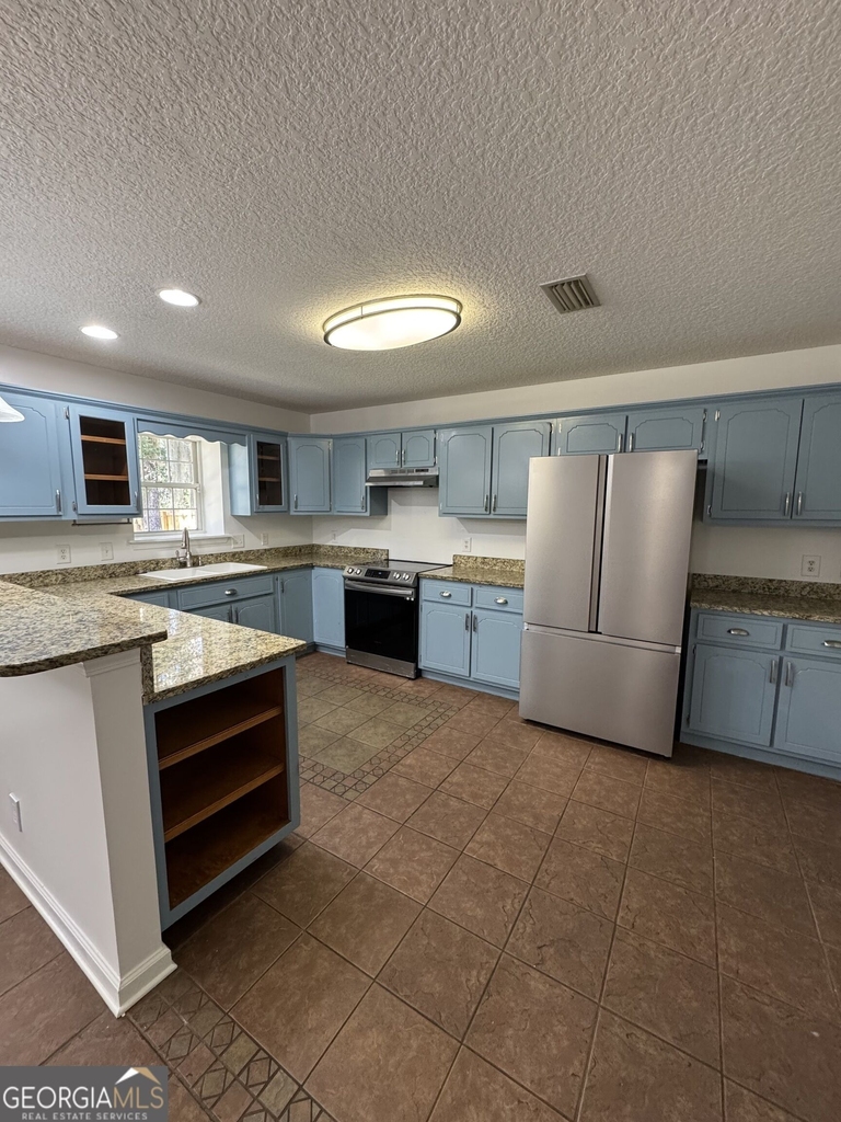 206 Acacia Drive - Photo 2