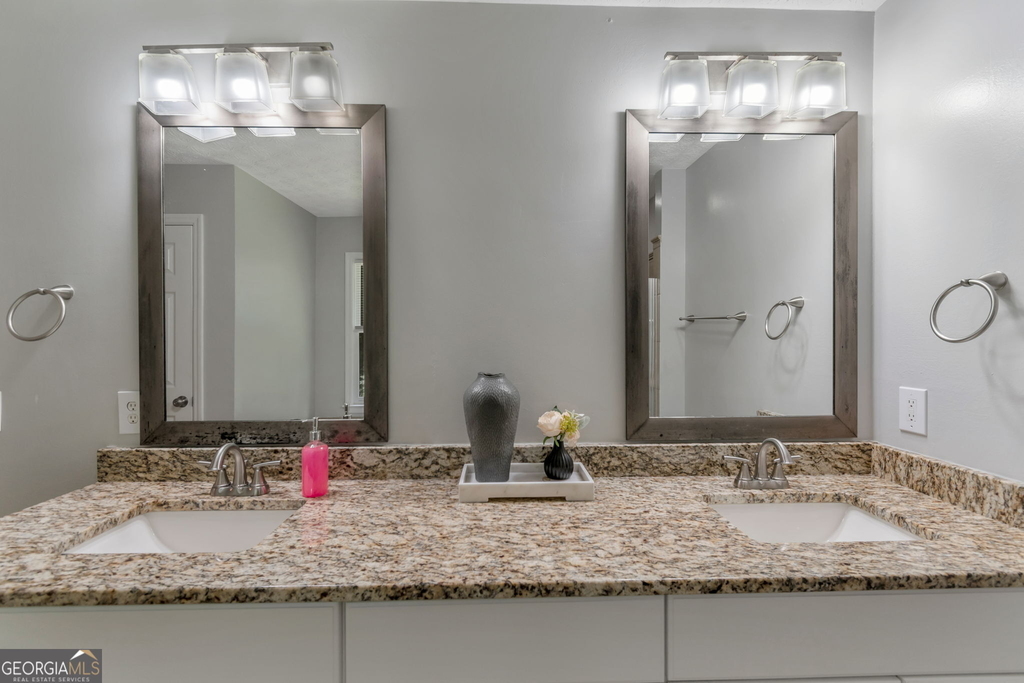 4439 Wood Creek Drive - Photo 15