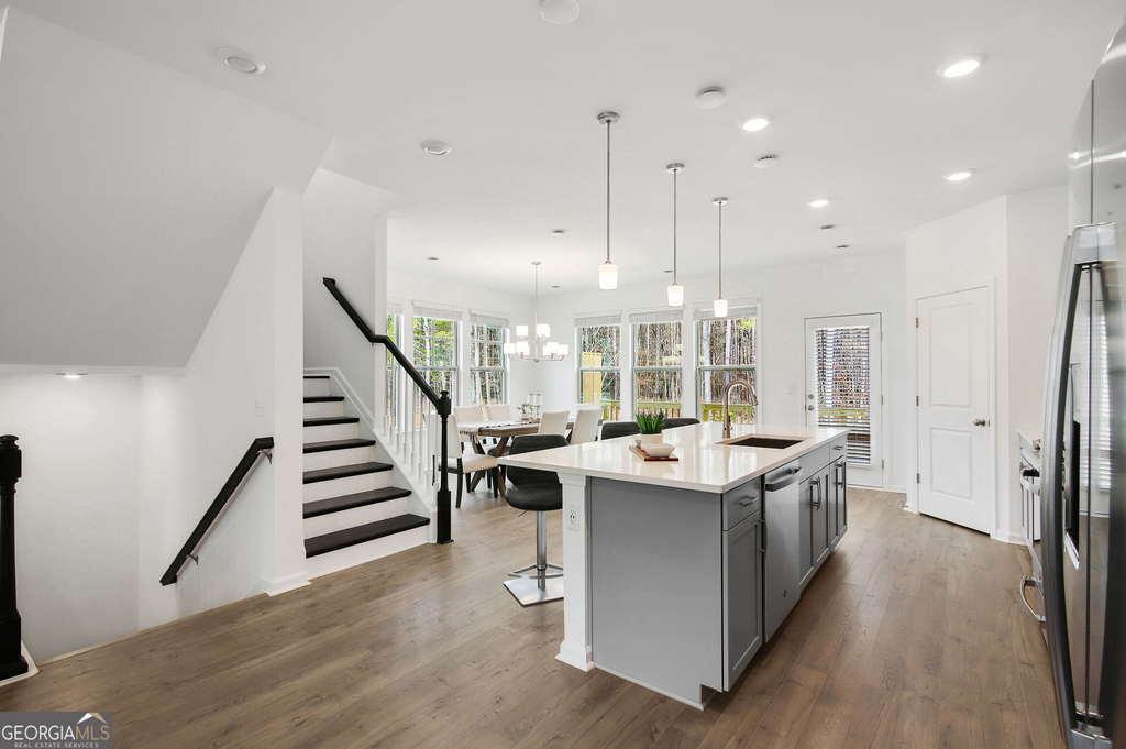 1576 Halstead Place - Photo 2