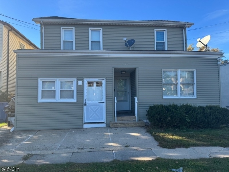 721 Lincoln Blvd - Photo 0