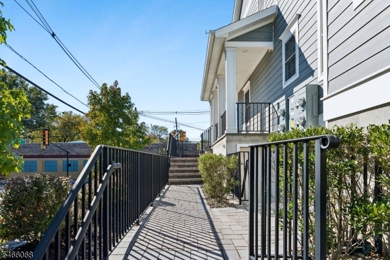 785 Springfield Ave., Unit 4 - Photo 34