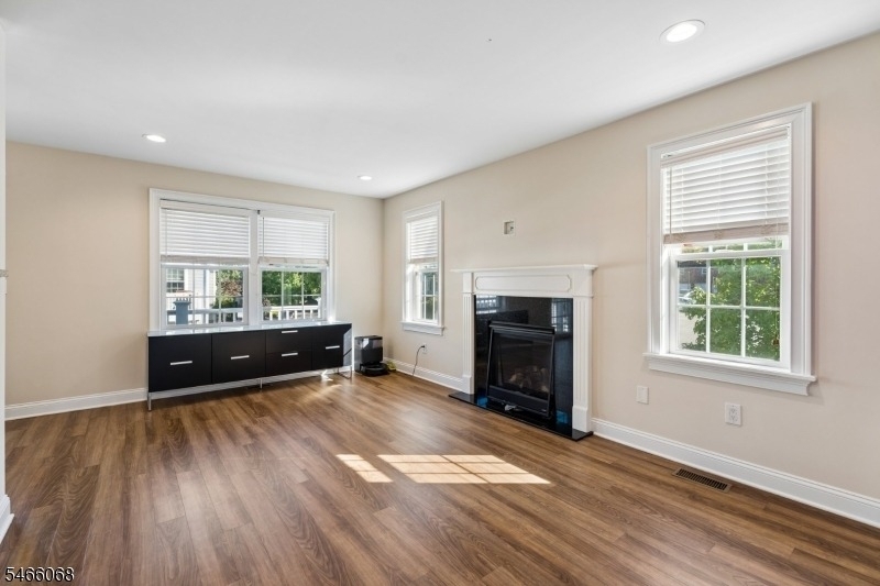 785 Springfield Ave., Unit 4 - Photo 6