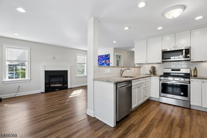 785 Springfield Ave., Unit 4 - Photo 9