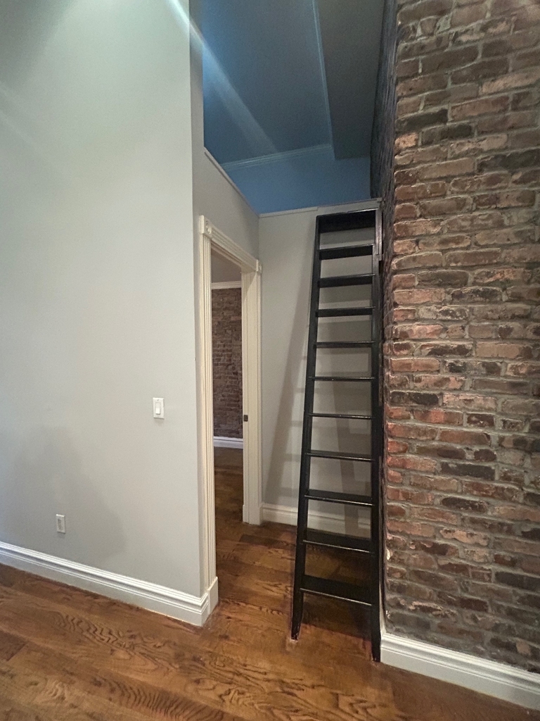 West Village - Photo 11