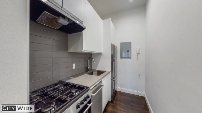 28 West 48th Street - Photo 3