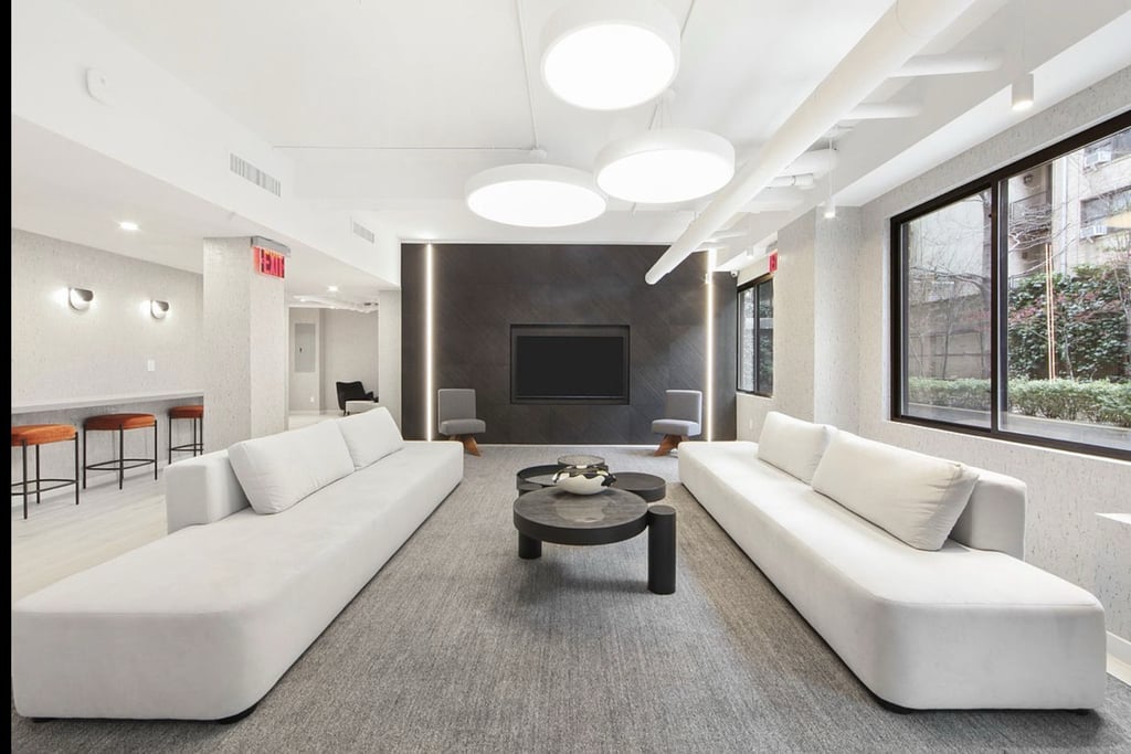 East 51st Street - Photo 5