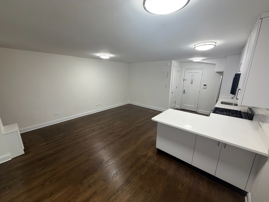 East 72nd Street - Photo 3
