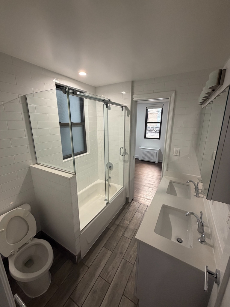 East 72nd Street - Photo 5