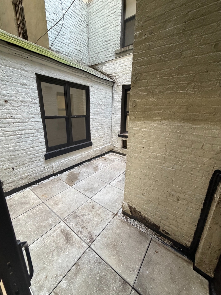 East 72nd Street - Photo 7