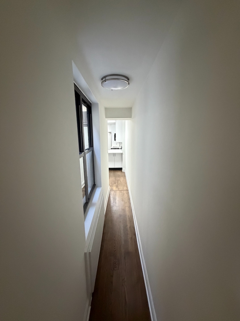 East 72nd Street - Photo 6