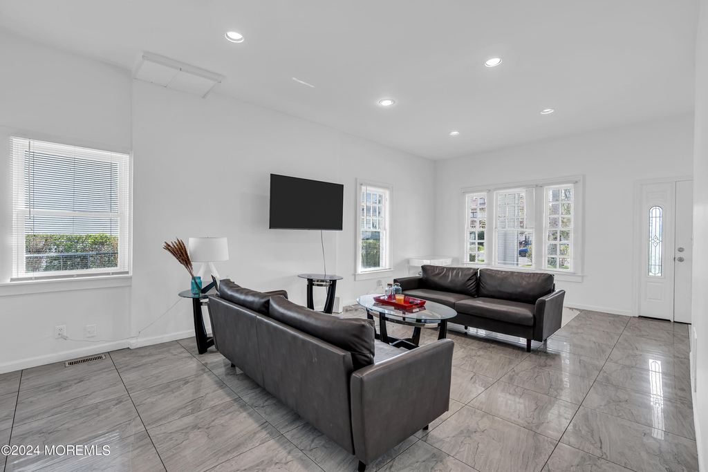 17 Lakeview Road - Photo 5