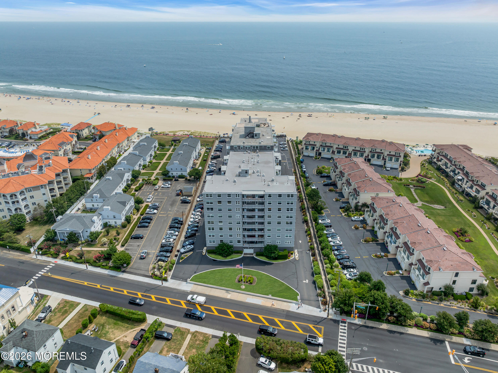 675 Ocean Avenue N - Photo 36