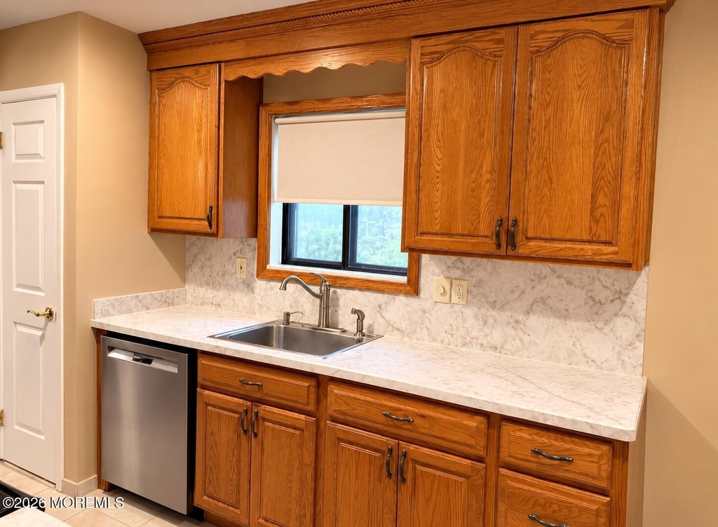 132 Amberly Drive - Photo 5