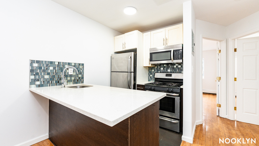 29 Monaco Pl 11233 - Photo 6