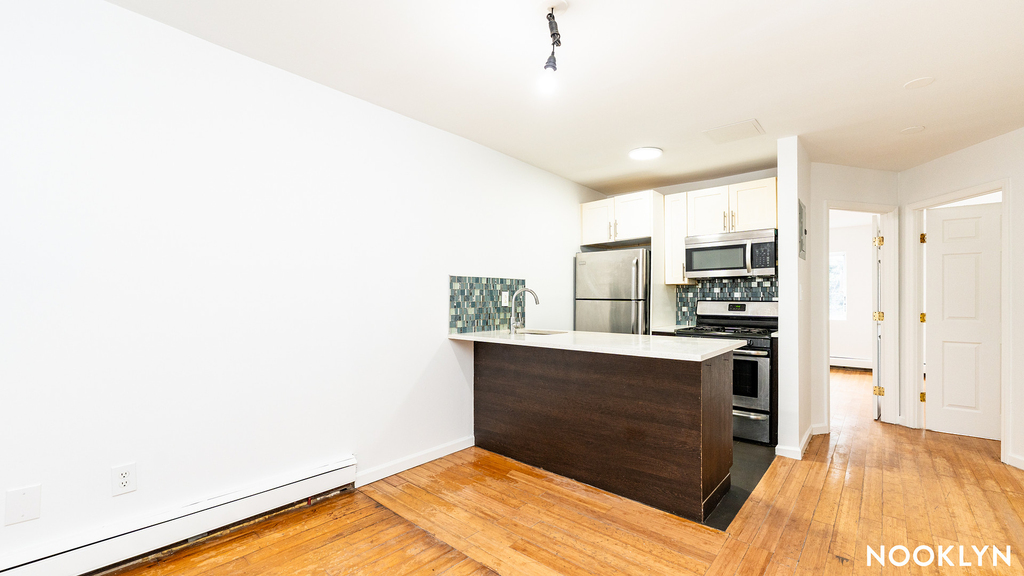 29 Monaco Pl 11233 - Photo 7