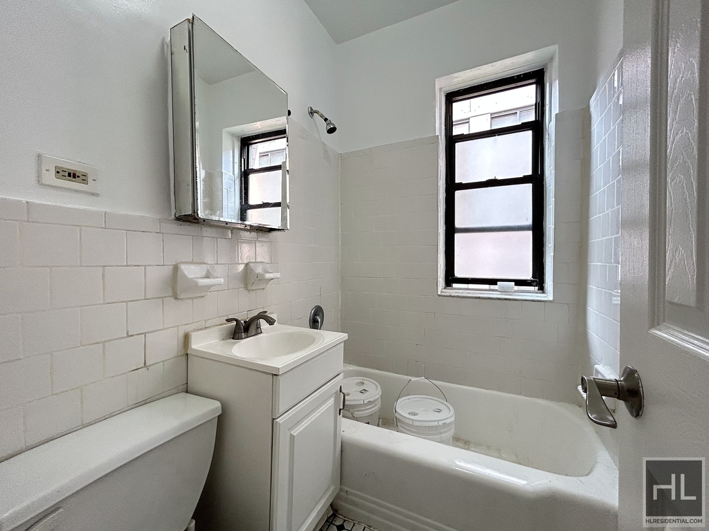 East 38 Street - Photo 4