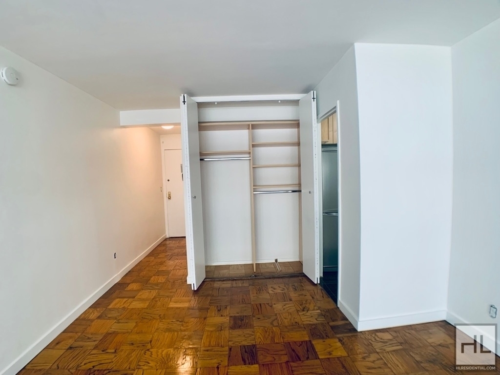 East 36 Street - Photo 1
