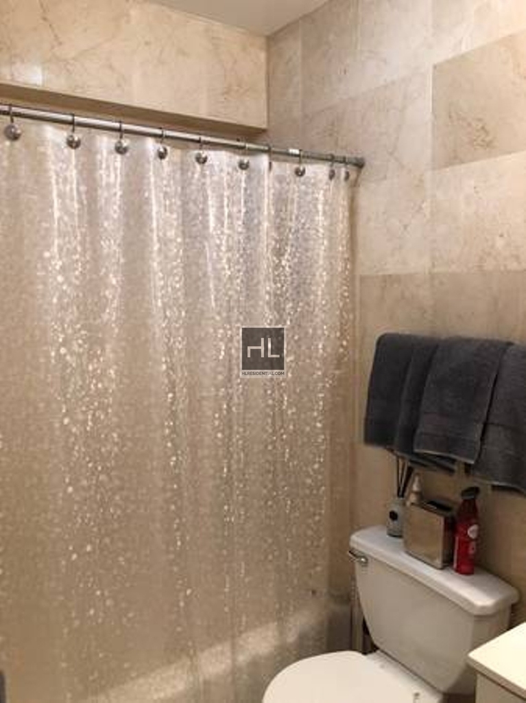 East 36 Street - Photo 5
