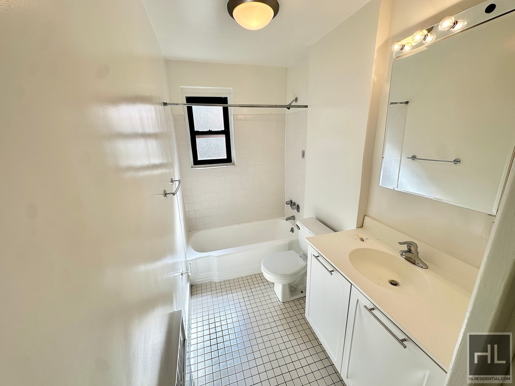 East 36 Street - Photo 5