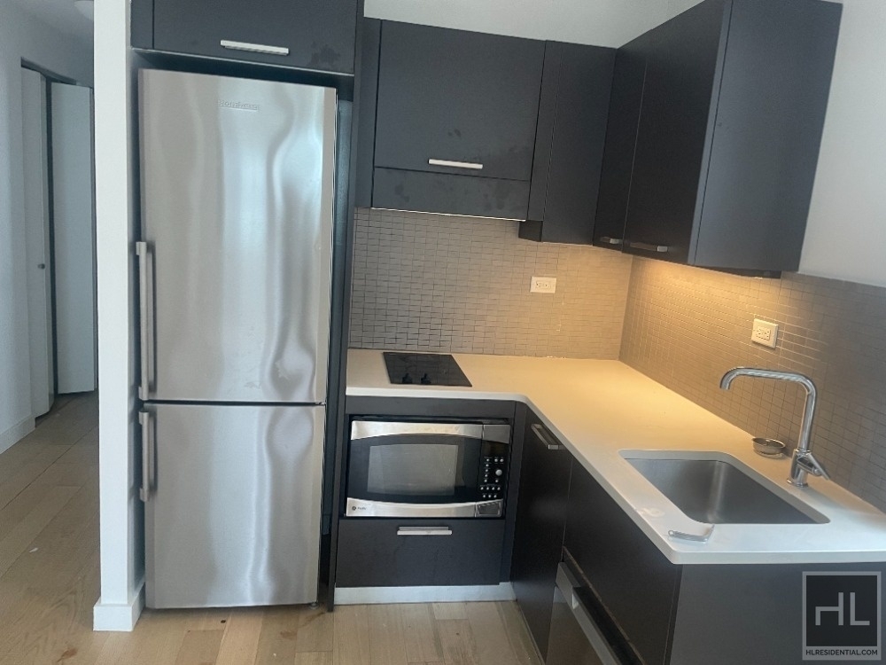 East 39th Street - Photo 2