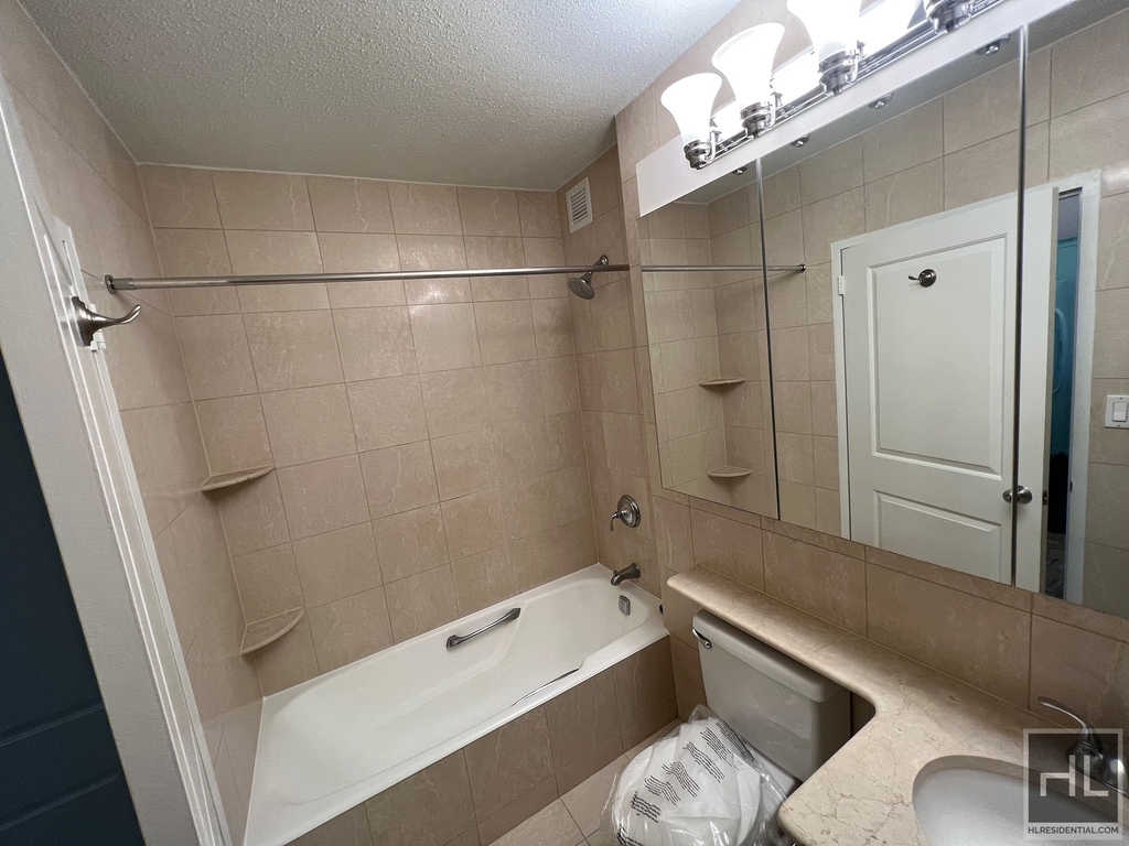 East 31st Street - Photo 3