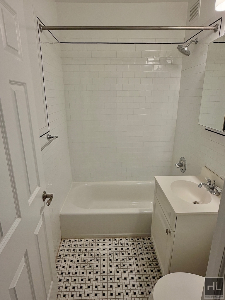 East 84th Street - Photo 4