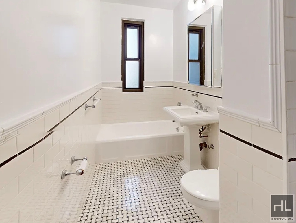East 56 Street - Photo 3
