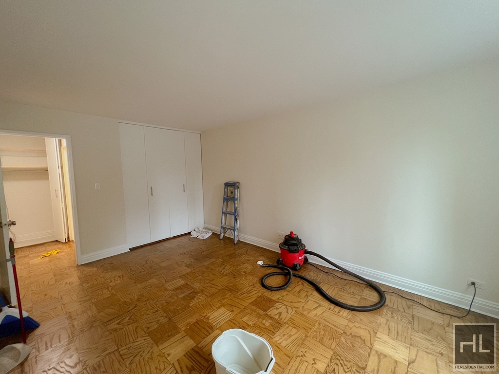 East 71st Street - Photo 3