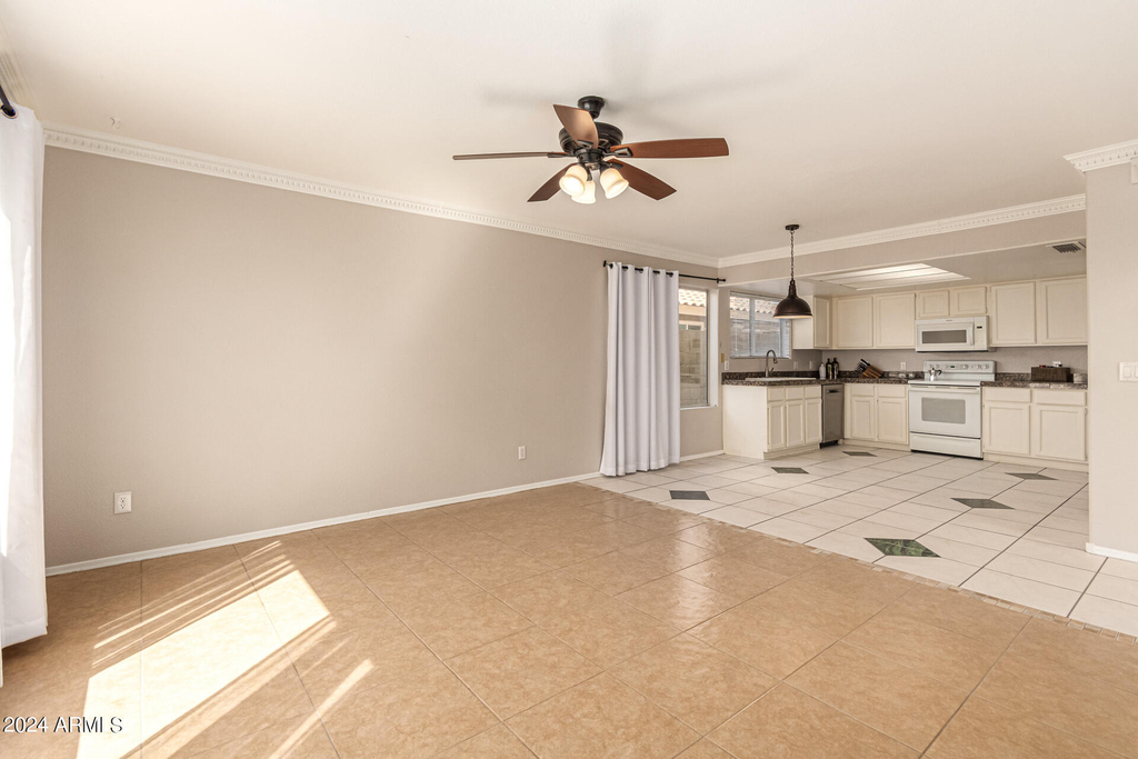 3223 E Poinsettia Drive - Photo 12