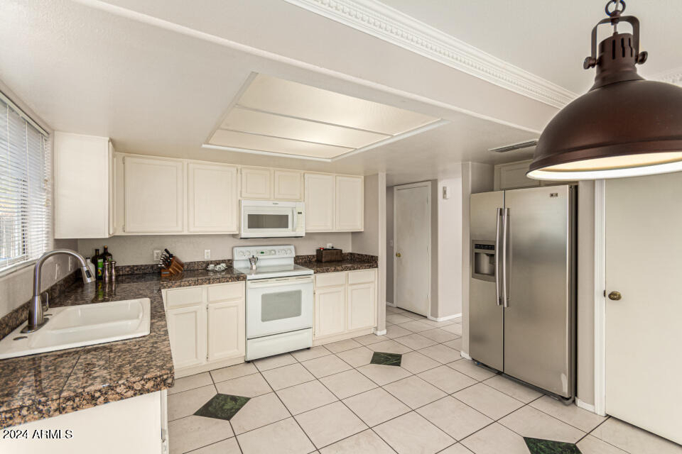 3223 E Poinsettia Drive - Photo 14