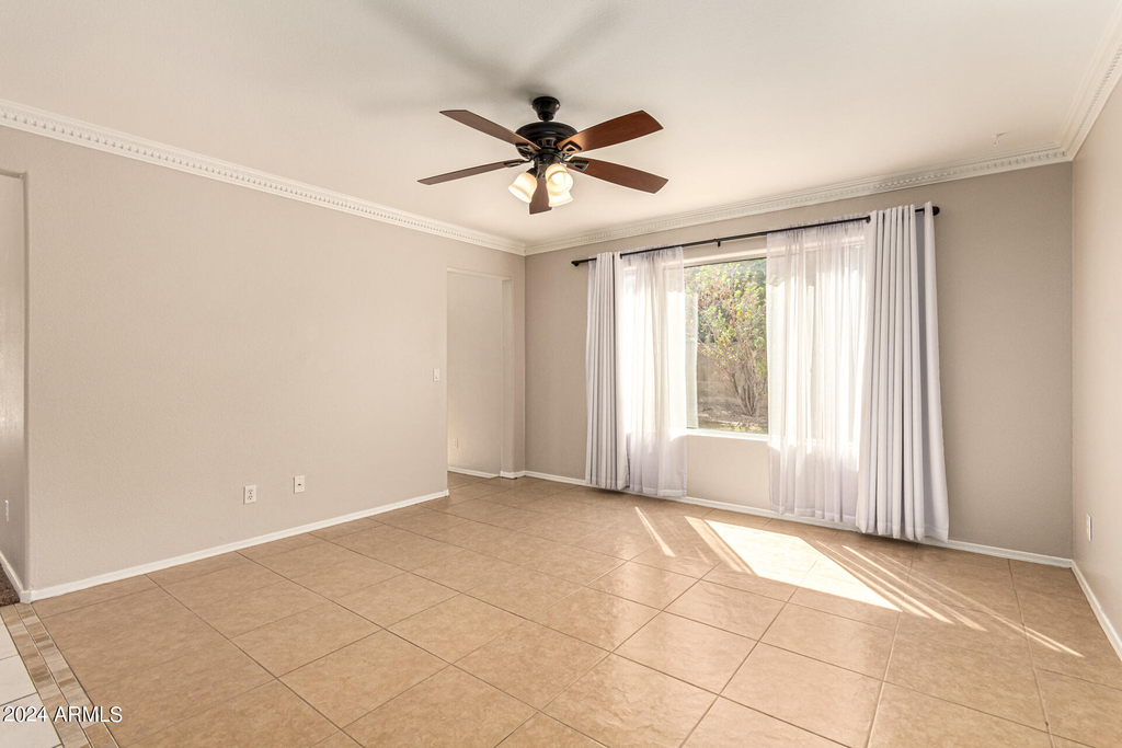 3223 E Poinsettia Drive - Photo 11