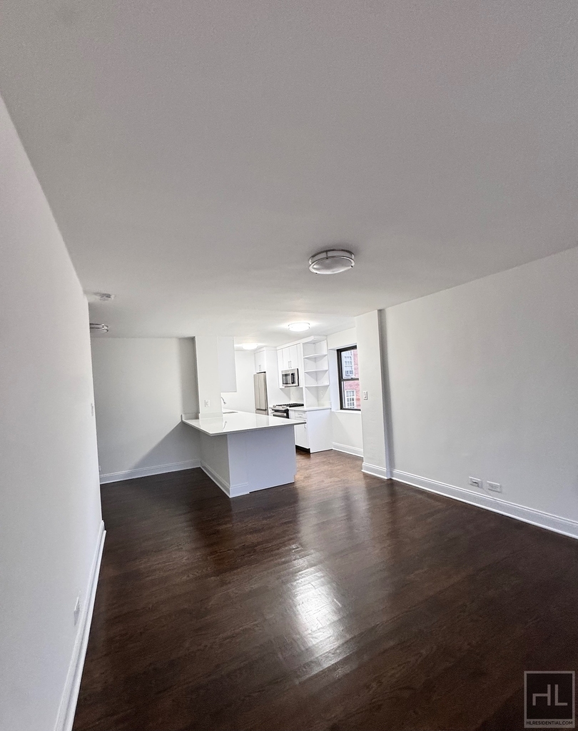 East 16 Avenue - Photo 1