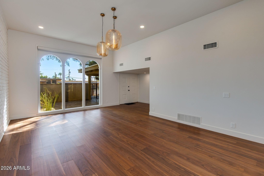 3736 E Montecito Avenue - Photo 3